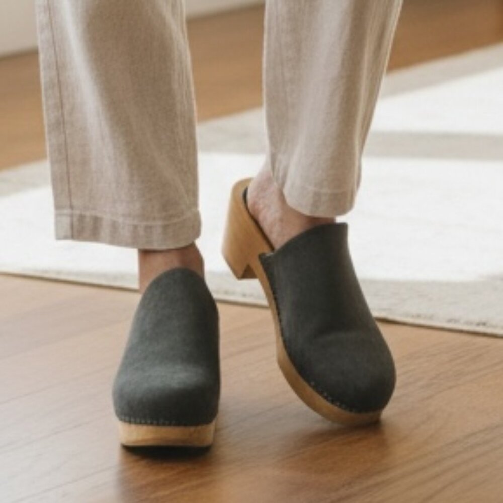 Rag & Co DARCIE Gray Suede Clog Women's Size 8 NWT